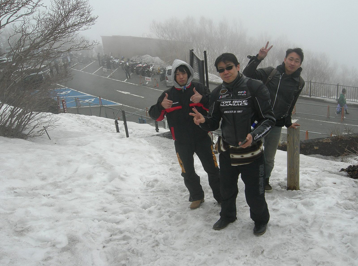 雪が残ってました。